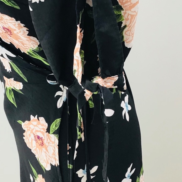 OSCAR ST. size S long black floral satin wrap dress with slit sleeves - Picture 5 of 8
